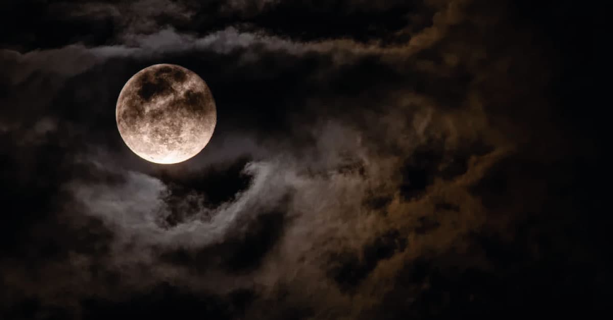 Otros pueblos del globo la conocen como la Luna Vieja o la Luna después de Yule.