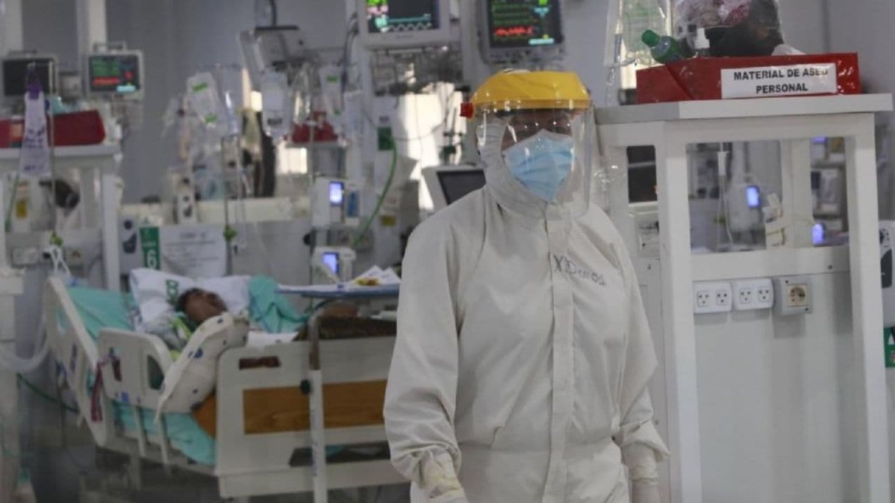 En cuanto a las dosis del tratamiento, el infectólogo detalló que con base al peso del niño se le recetará el medicamento que se aplica a los pacientes adultos.