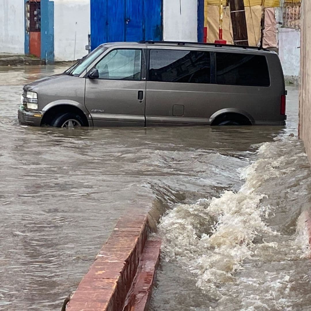 Mujer de 65 años atrapada en la corriente. I FOTO: Border Zoom