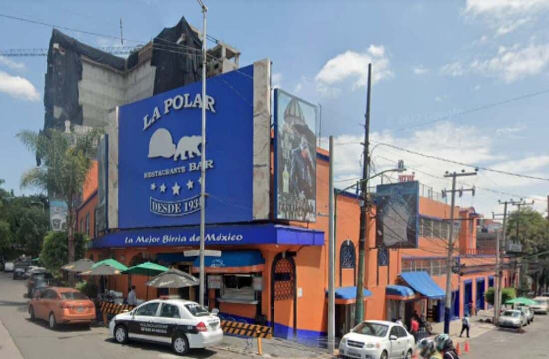Un elevador montacargas con poco mantenimiento se desplomó, y cayó encima de Fernando quien llevaba 15 años trabajando como cocinero y mesero en La Polar.
