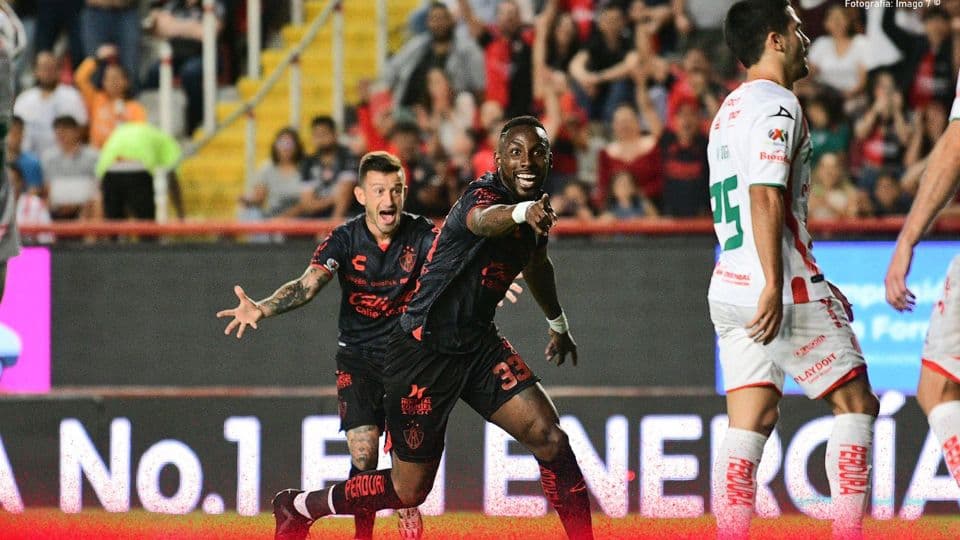 Atlas, con el boleto en la mano; Mazatlán más cerca de la multa. I FOTO: TT @AtlasFC