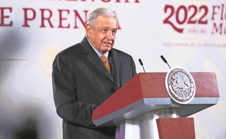 SPIN-Taller de Comunicación Política, halló que en cada conferencia mañanera en Palacio Ncional, López Obrador, realiza, en promedio, 103 mentiras.