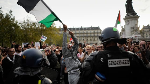 Las protestas fueron dispersadas por la fuerza policial francesa IFOTO: AP/Thibault Camus