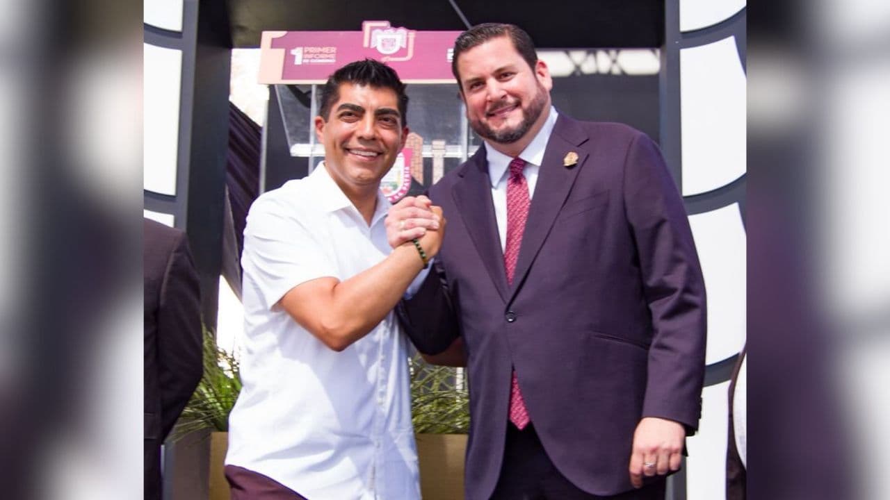 Carlos Alfonso Candelaria López asistió al Primer Informe del alcalde Ismael Burgueño en representación del secretario de Economía, Marcelo Ebrard, y reconoció el papel de Tijuana como punto clave para el desarrollo económico del país.