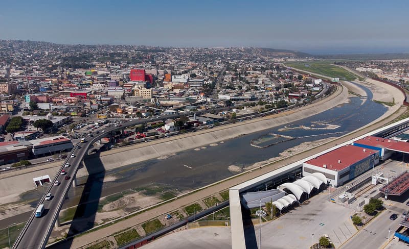 IFOTO: BORDER ZOOM