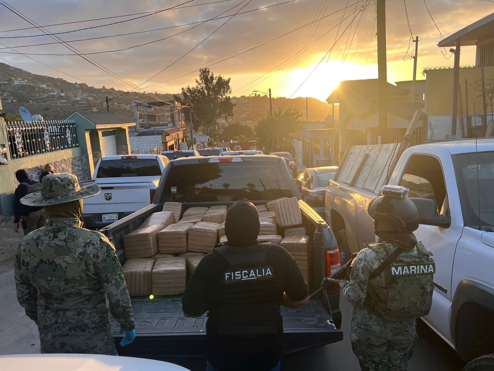 Además de la droga se decomisaron cuatro armas y casi 300 cartuchos