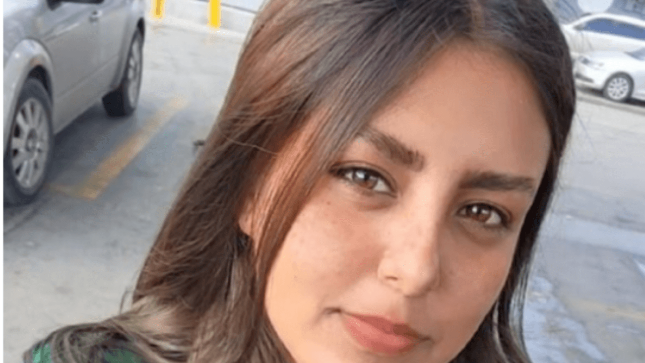 Cynthia Guizar, una TikToker mexicana ha encendido las redes sociales con los videos que comparte desde el lugar donde trabaja, una gasolinera.