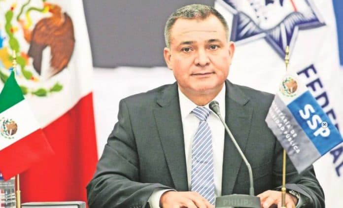 “Teniendo en cuenta que no sabemos los nombres completos de Jorge o Anselmo, o si estos son sus nombres reales, la corte no permitirá que el jurado escuche lo que equivale a un rumor de culpabilidad del acusado”, sentenció el juez Cogan en un escrito.