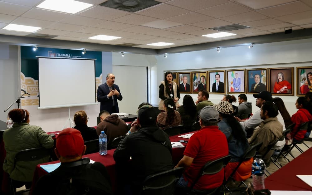 Más de 120 personas han recibido capacitación gratuita como parte del programa de créditos Fondos Tijuana, diseñado para impulsar proyectos viables y productivos en la ciudad.