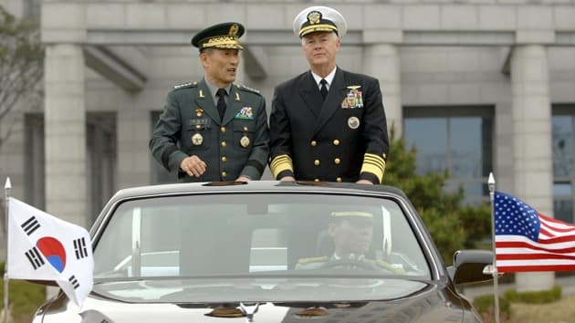 Los presidentes “han encargado a sus equipos planear una respuesta coordinada y eficaz ante una variedad de escenarios, incluido el uso nuclear por parte de Corea del Norte”, declaró el funcionario.