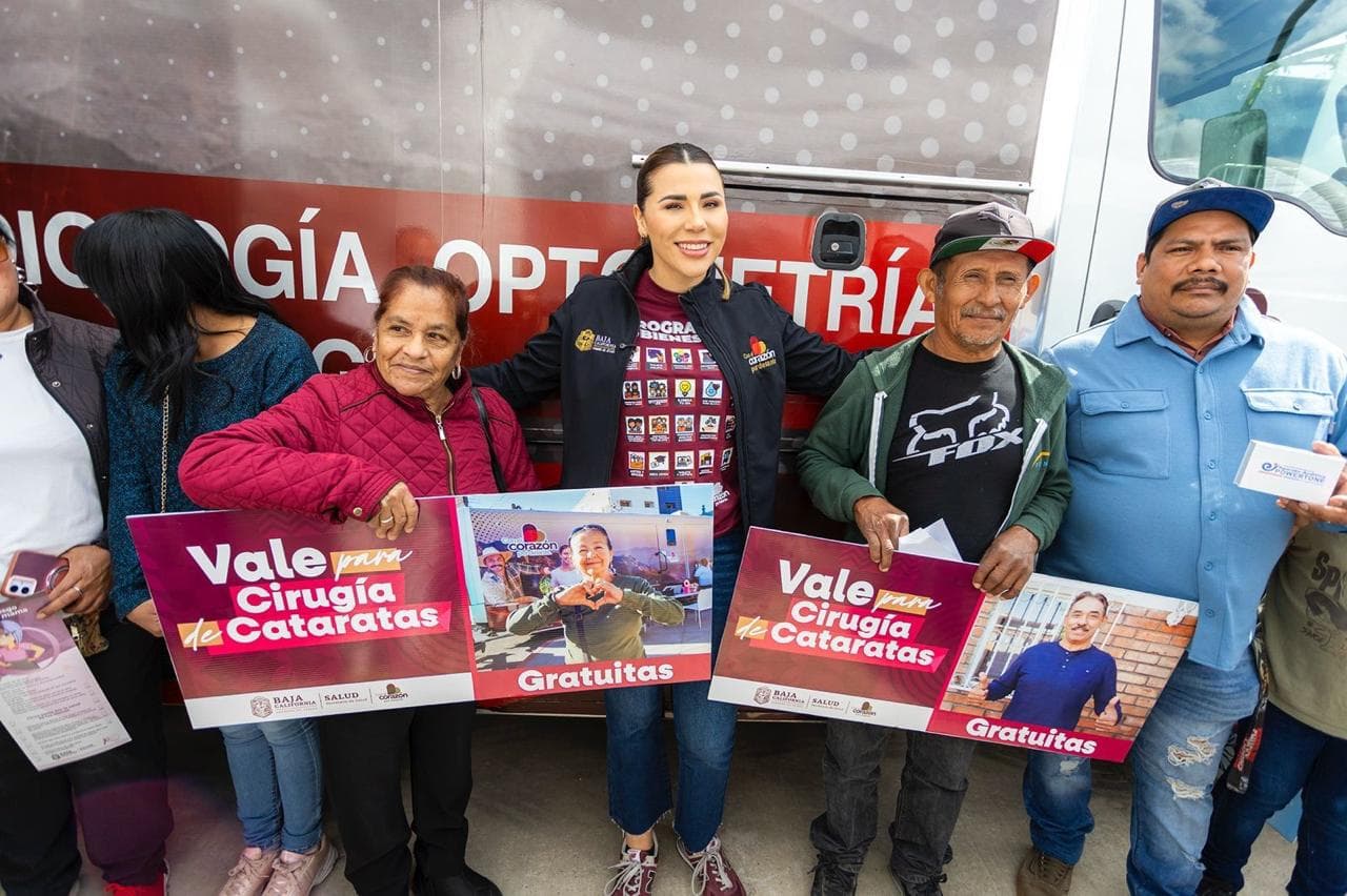A través de las Caravanas de Salud Móviles, adultos mayores en Baja California acceden a cirugías gratuitas de cataratas, recuperando la vista y su calidad de vida.