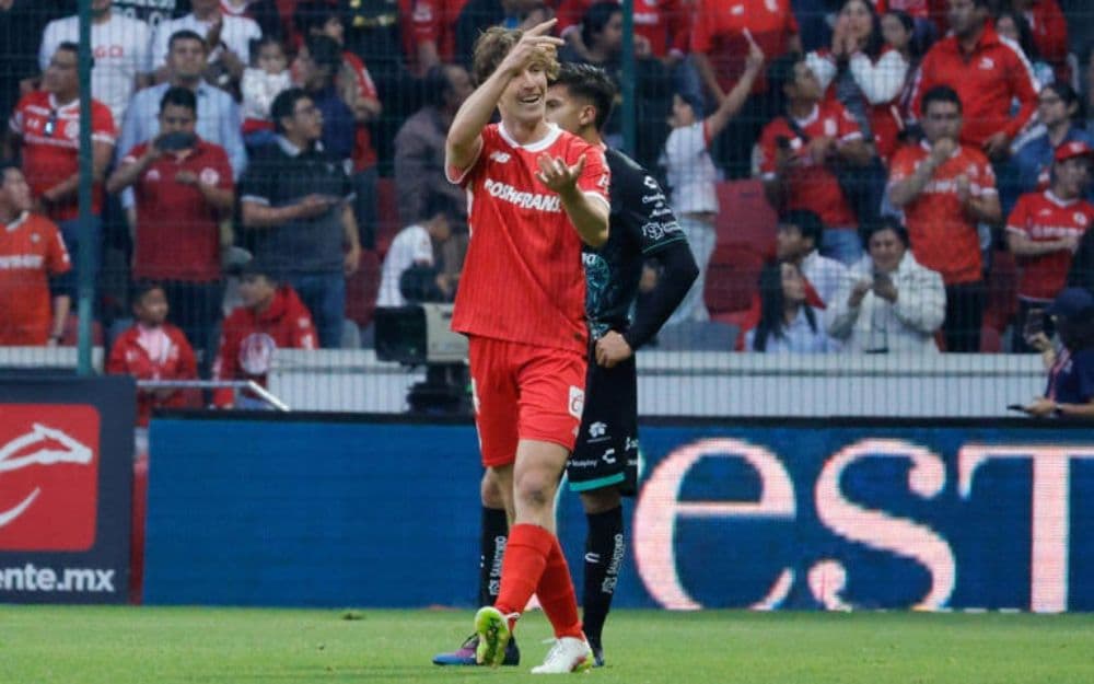 Toluca celebra en el Jaisco su ascenso a la cima del Clausura 2025, consolidándose como el equipo más constante del torneo hasta ahora.