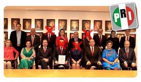 Renuncian Senadores al PRI IFOTO; Web