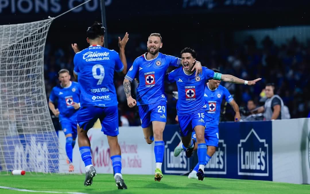 Con autoridad, Cruz Azul se impone a Vancouver para coronarse campeón de la Copa de Campeones de la Concacaf