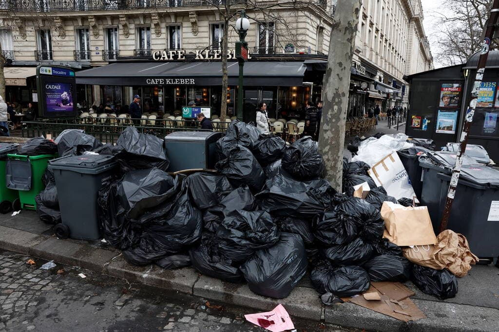 CALLES DE PARÍS IFOTO: (Benoit Tessier/REUTERS)