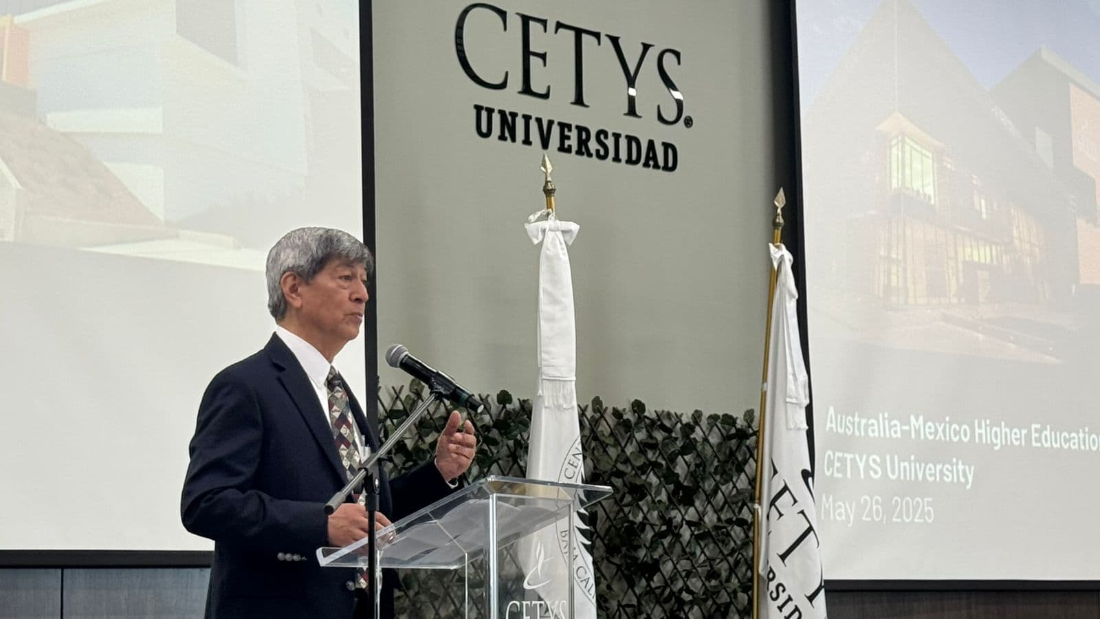 El rector de CETYS, Fernando León García, y la embajadora de Australia, Rachel Moseley, encabezaron la apertura del Diálogo de Educación Superior Australia-México celebrado en Tijuana