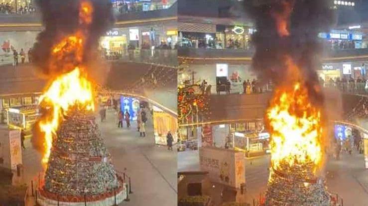 El árbol, parte de una instalación navideña cercana a un hotel, tenía tal altura y cantidad de adornos que el fuego se propagó de inmediato.