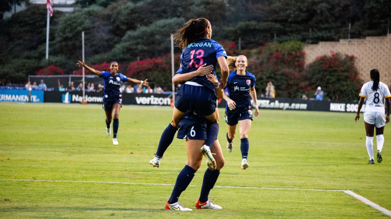 Alex Morgan celebra uno de sus 15 goles en esta temporada con SD Wave FC. (Foto: Cortesía San Diego Wave FC)