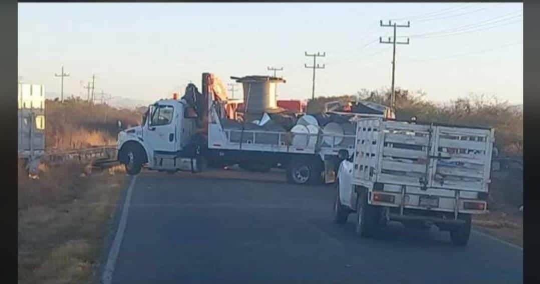 De acuerdo a los reportes, los bloqueos se presentaron en Hornillos y Altillo, sobre la carretera Mochis-El Fuerte-Choix, donde no se tienen reportes de personas lesionadas, pero sí asustadas ante lo ocurrido.