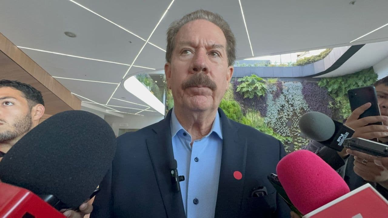 Roberto Lyle, presidente del Consejo Coordinador Empresarial, pidió frenar una reforma que podría disparar el desempleo y hundir más empresas en la informalidad.