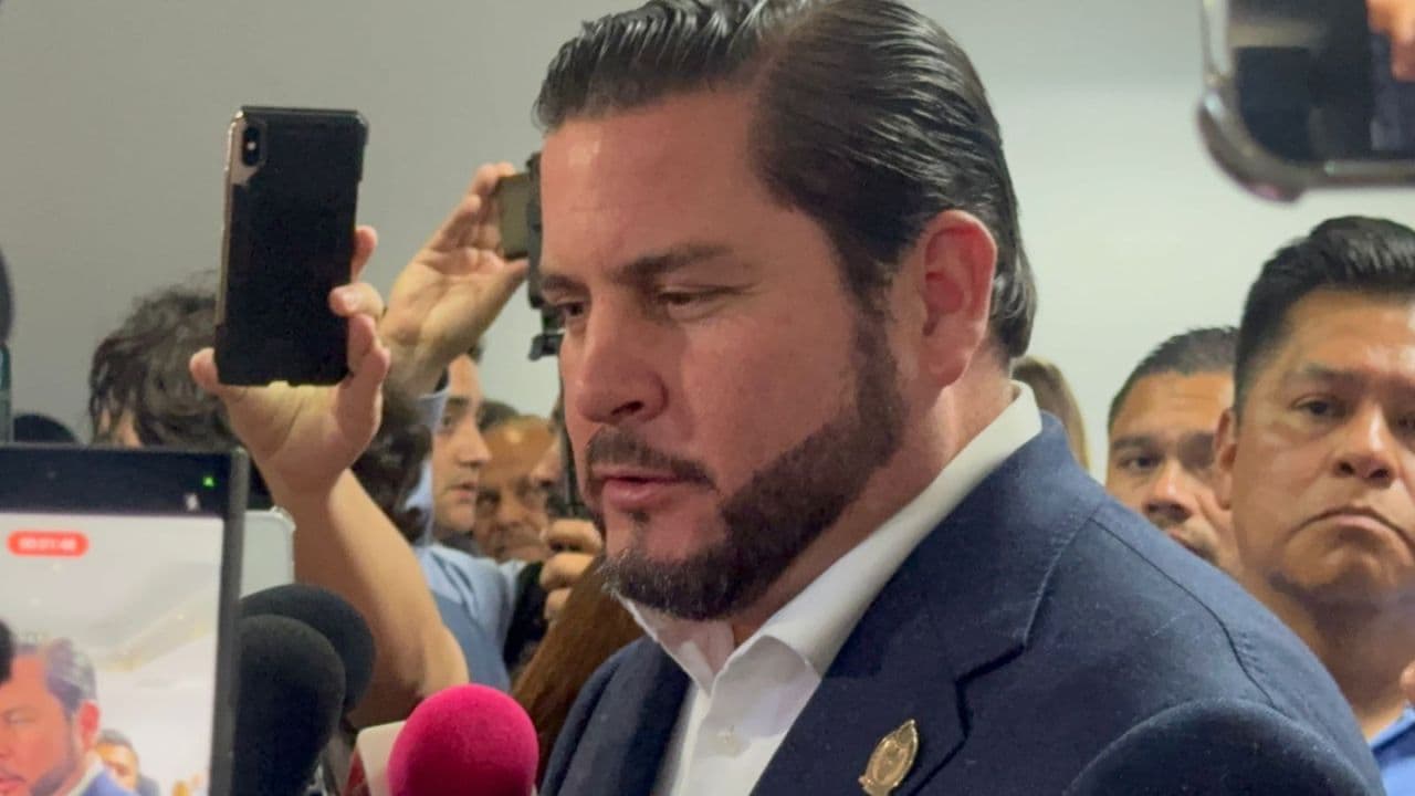 El alcalde Ismael Burgueño Ruiz firmó el convenio con la CEDHBC para garantizar que todos los servidores públicos de Tijuana reciban capacitación en derechos humanos.