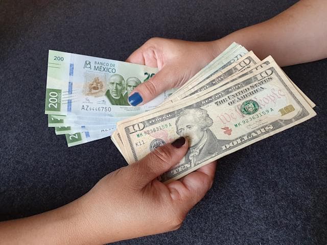 En Latinoamérica y el Caribe, las remesas ascendieron a 142 mdd en los primeros nueve meses de 2022, un 9,3% más que en el mismo período del año anterior, afirmó el Banco Mundial.