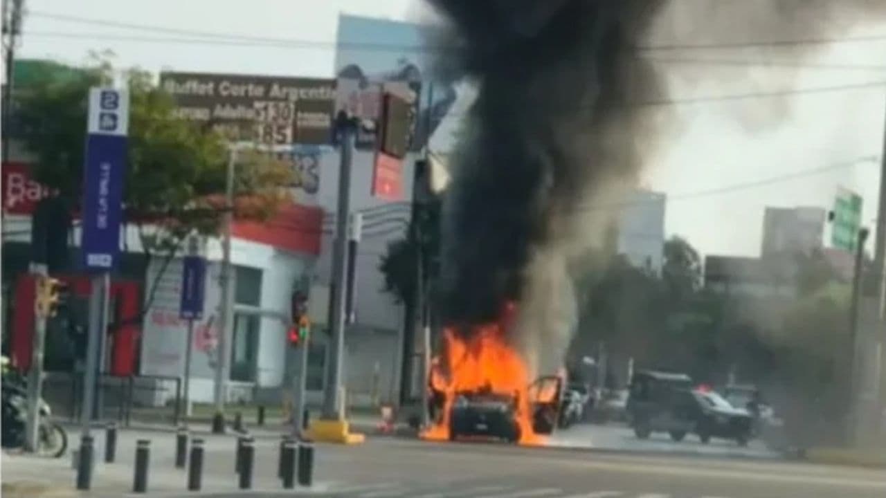 “Extinguimos el fuego y continuamos laborando en el lugar”, informaron los vulcanos de la CDMX,