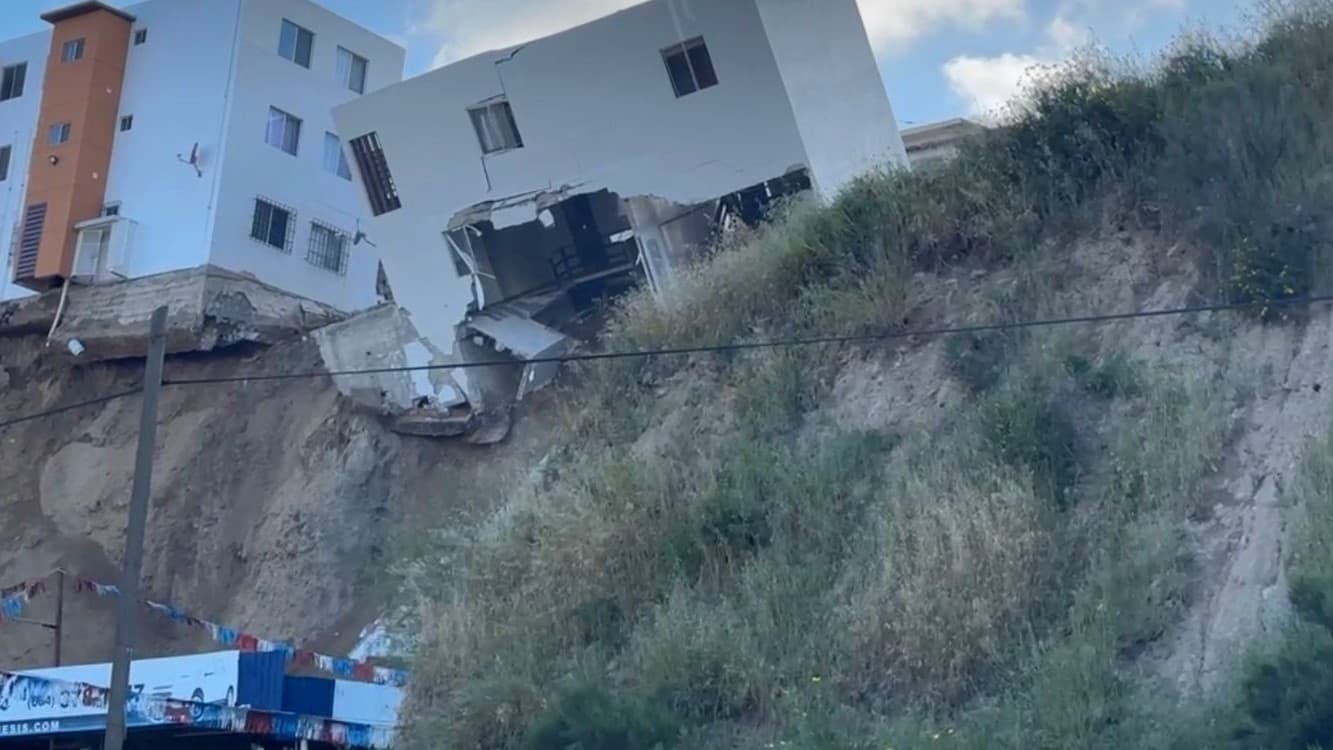 Así fue la caída del primer edificio del derrumbe de la colonia La Sierra IFOTO: Cortesía