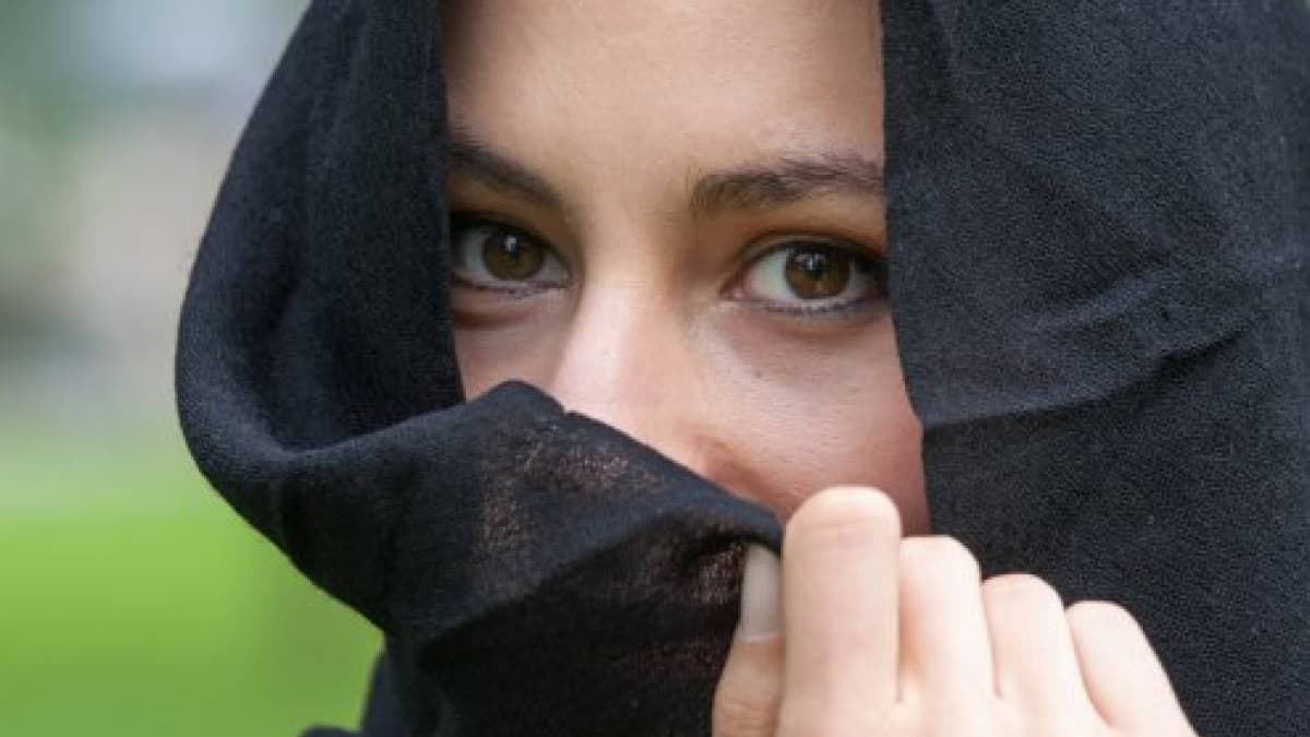 Instalan cámaras en Irán para detectar a mujeres sin velo IFOTO: Web