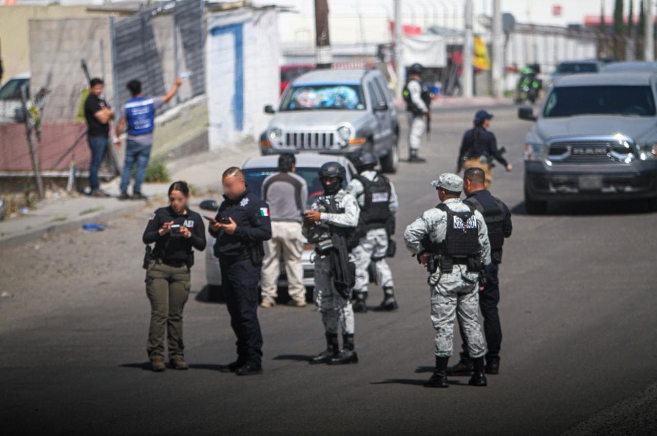 Jesús Aguilar / Border Zoom