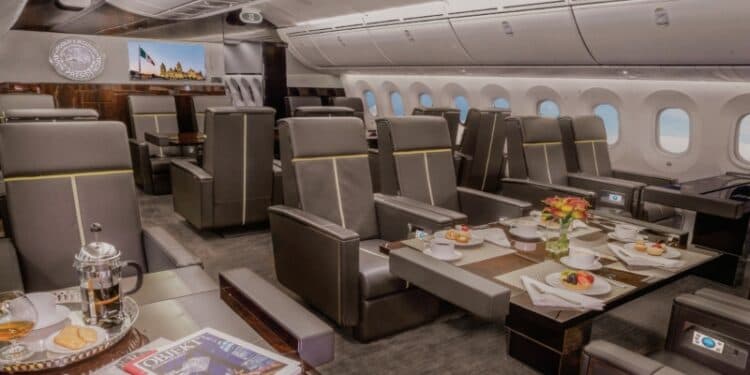 El mandatario criticó al expresidente Felipe Calderón, ya que este compró supuestamente esta aeronave, para ser “gana gracia” de Enrique Peña Nieto, sin que hubiera la necesidad de comprarlo.