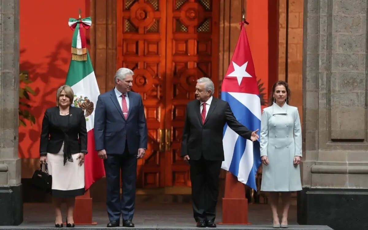 “Es propósito del gobierno de los Estados Unidos Mexicanos reconocer al Excelentísimo Señor Miguel Díaz-Canel Bermúdez, presidente de la República de Cuba, por su labor al fortalecer las relaciones de amistad y cooperación entre México y Cuba”, se lee en
