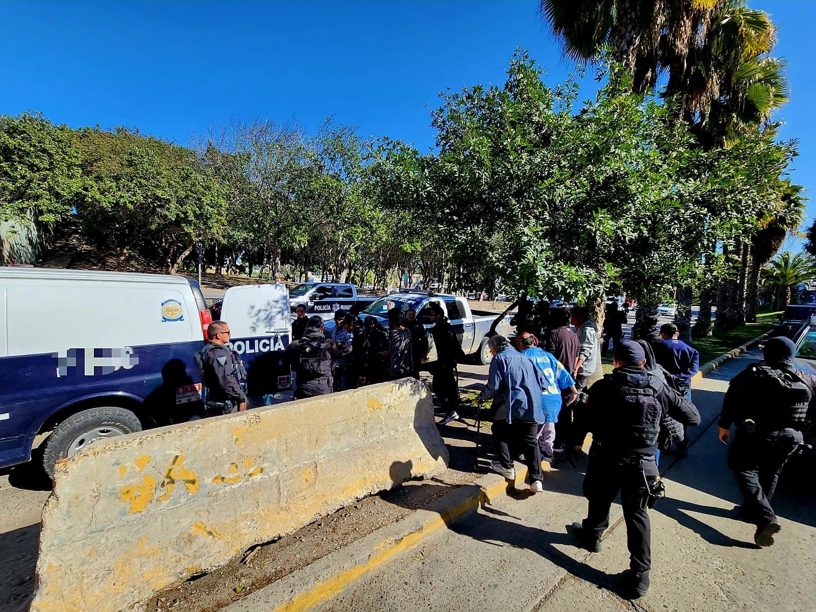 Policía Municipal detiene a 26 en garita de San Ysidro IFOTO: Cortesia