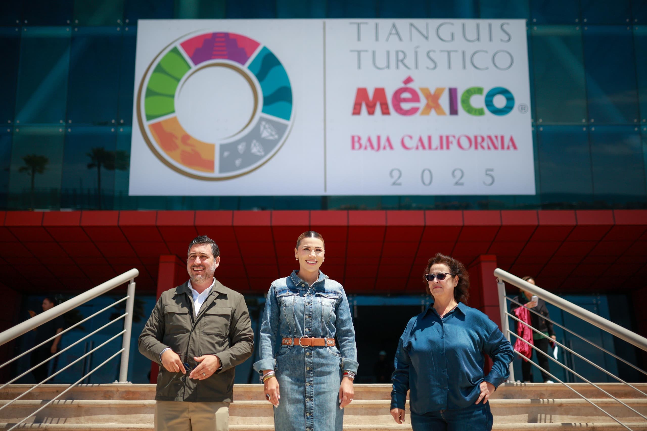 La gobernadora Marina del Pilar anunció la apertura al público del Tianguis Turístico 2025 en Baja California.