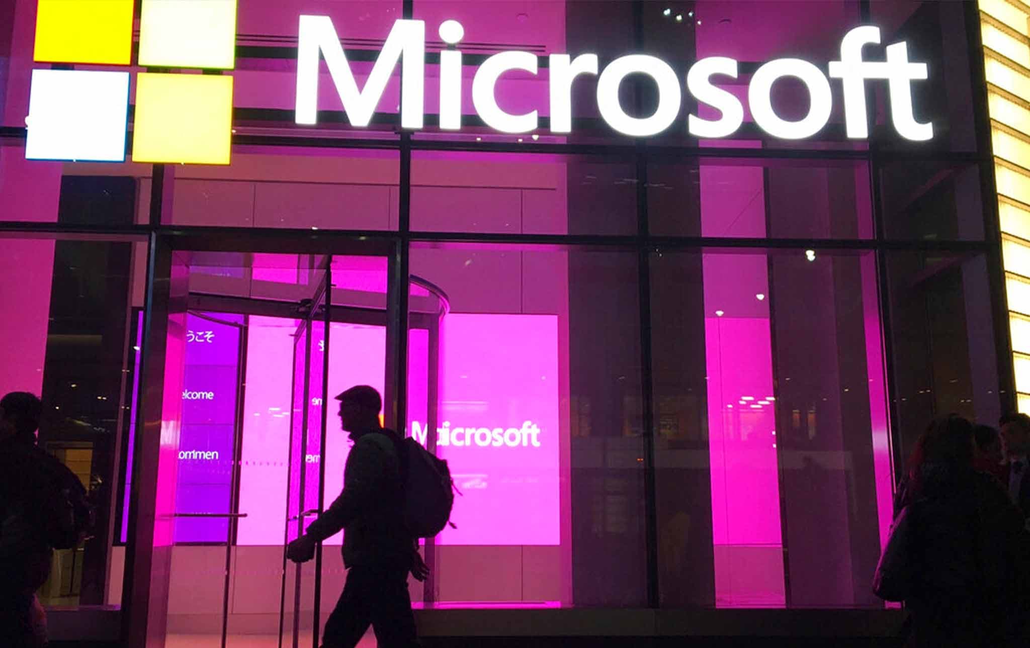 Según Microsoft, el problema se debió a una «degradación de servicio» en varios de sus servicios Microsoft 365. Miles de usuarios reportaron dificultades para acceder a estos servicios.