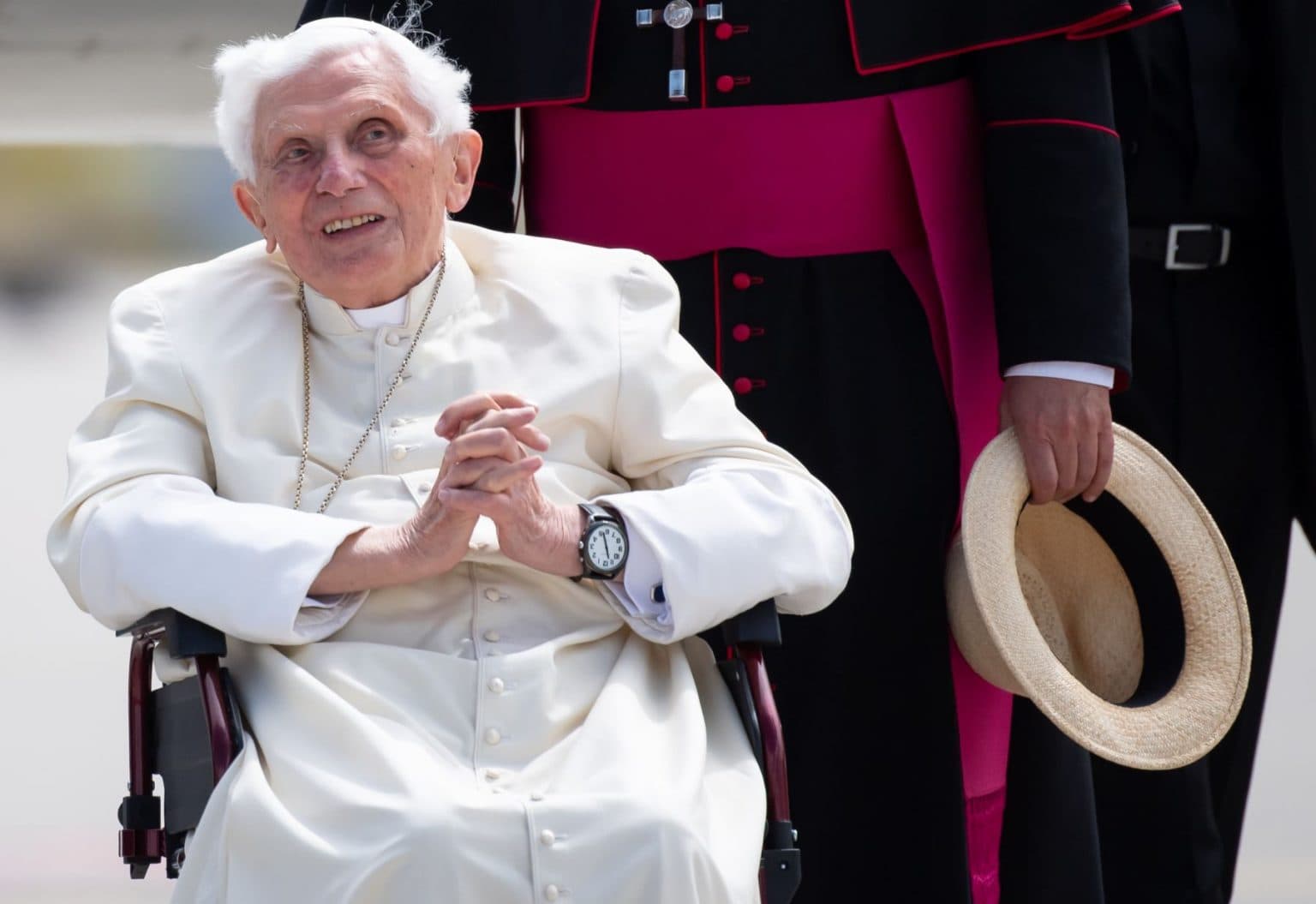 A pesar de que el Papa emérito está viviendo sus últimas horas, está consciente y lúcido y ha celebrado misa a primera hora de la mañana como era su costumbre.