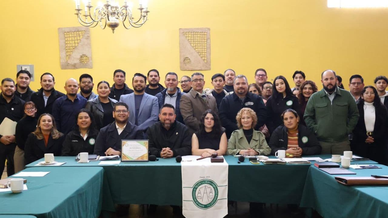 Pie de foto: Saúl Pruneda presentó ante la Barra de Abogados el proyecto de mejora para la Unidad Deportiva Eufrasio Santana.
