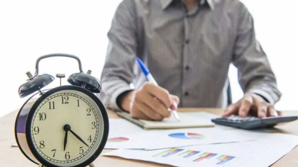 6 horas laborales y 2 días de descanso; la nueva propuesta del PRD IFOTO: UNO