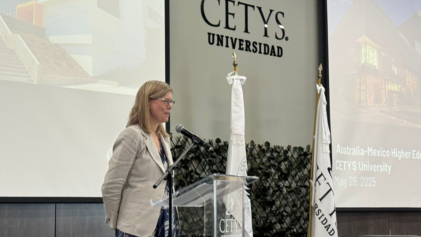 La embajadora Rachel Moseley subrayó el crecimiento de los vínculos educativos entre Australia y México durante su participación en el diálogo académico celebrado en CETYS Universidad, Tijuana.