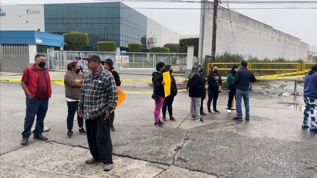 Bloquean vialidades de Otay en manifestación por baches IFOTO; Border Zoom
