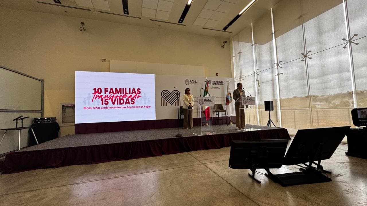 La gobernadora Marina del Pilar durante la presentación del programa “Familias del Corazón”, en su conferencia matutina.