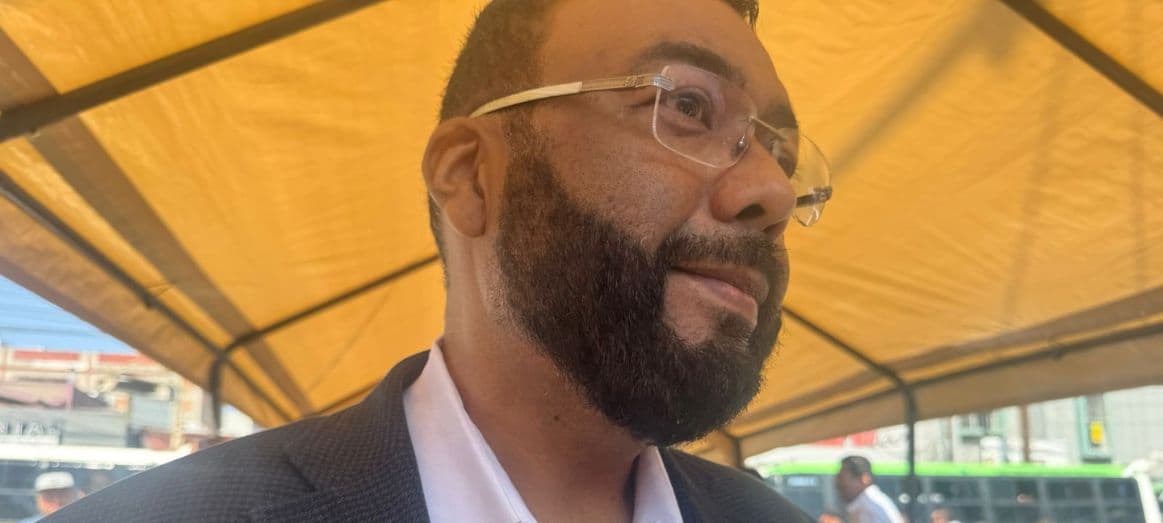 Eric Garibo Cárdenas, secretario general del sistema Cobach BC, destacó que no existen adeudos salariales y reconoció el manejo ordenado de las finanzas.