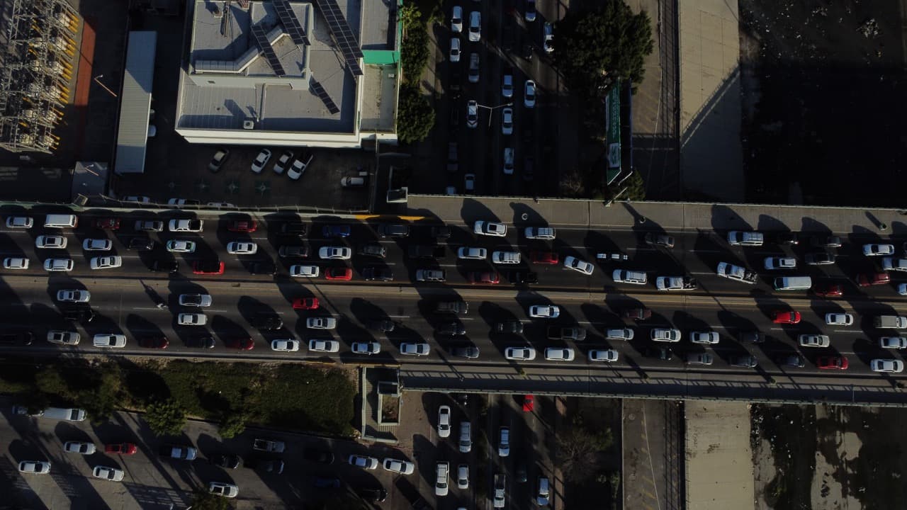 Tráfico lento en calles de Tijuana