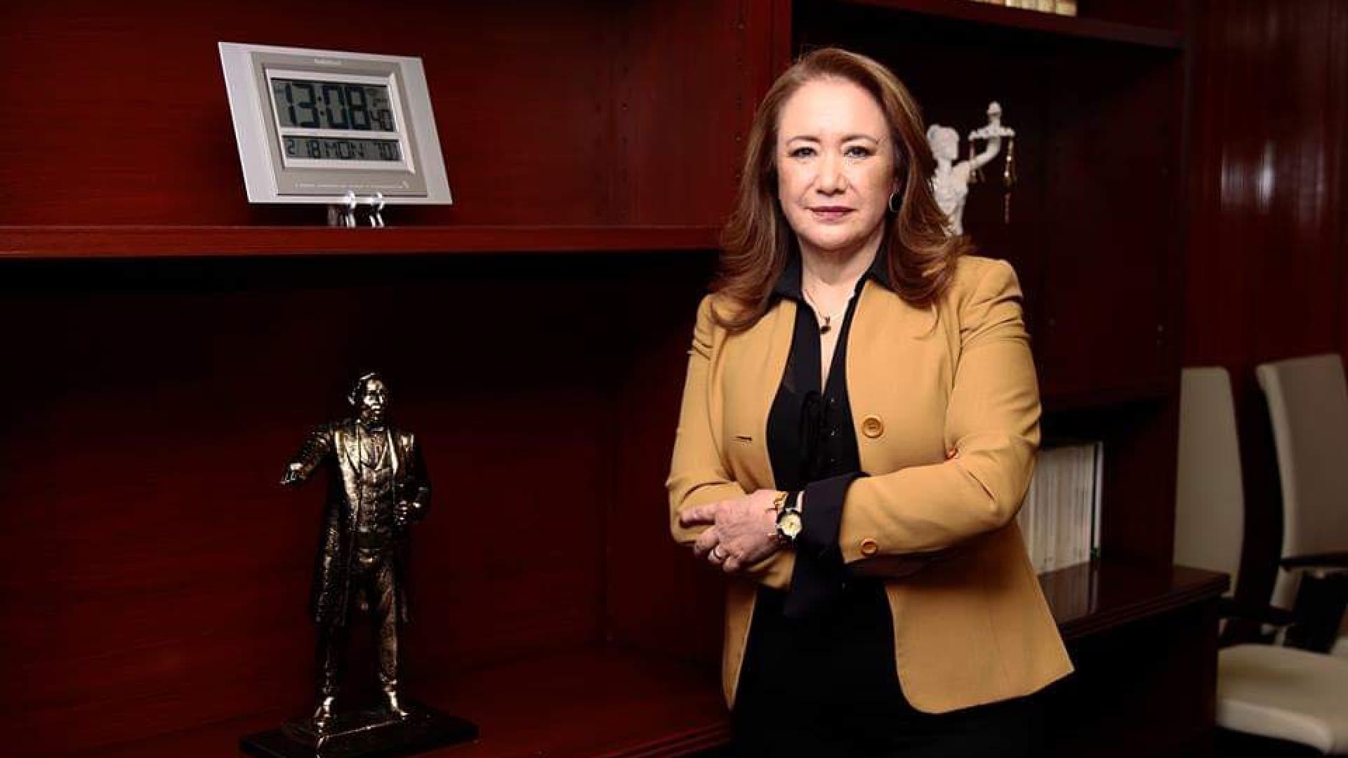 "El compromiso de la Facultad de Derecho de la UNAM está con la legalidad y la ética, así como con la excelencia académica. Por este motivo se habrán de tomar las medidas disciplinarias conforme a la Legislación Universitaria a que haya lugar".