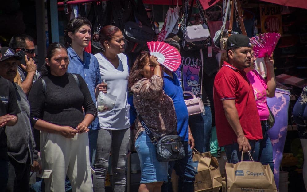Ciudadanos aprovecharon el clima soleado del fin de semana, a pesar del calor de hasta 30 °C registrado en Tijuana. Fotos: BorderZoom/BajaNews.mx