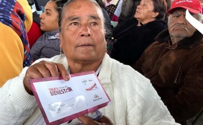 Los adultos mayores, aunque no dispongan de su tarjeta del Bienestar, aún pueden cobrar su pensión.