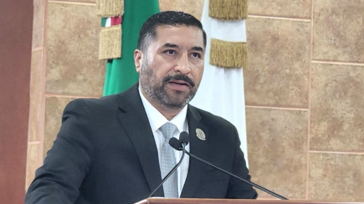 El diputado Ramón Vázquez Valadez presentó una iniciativa para reforzar los filtros de ingreso y permanencia en las corporaciones policiales de Baja California.