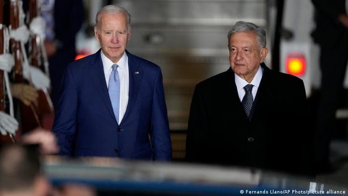 Comentó que el Gobierno de Biden ha invertido en campañas para reducir el consumo interno de drogas, y reivindicó que Estados Unidos y México han tenido "mucho éxito" a la hora de "reconstruir" su cooperación en materia de seguridad, que "sufrió mucho" du