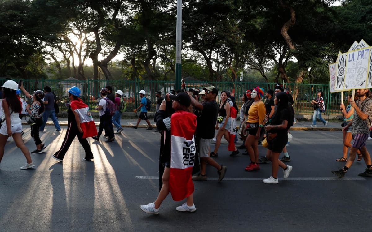 Perú: hasta el momento van 16 heridos en protestas IFOTO: Aristegui Noticias
