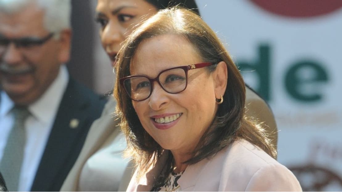 Mientras comunidades veracruzanas permanecen afectadas por las inundaciones, el gobierno estatal plantea incrementos salariales para la mandataria y su gabinete.
